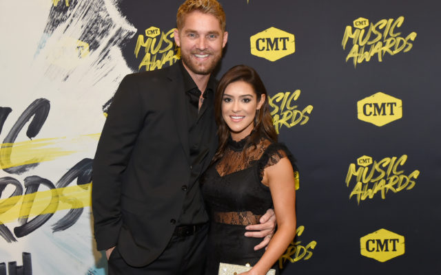 Brett Young and wife are expecting a baby